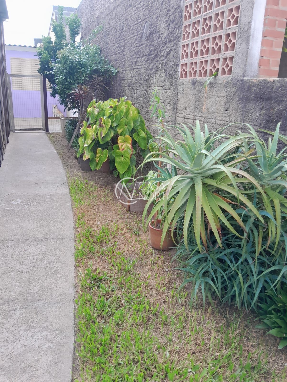 Casa à venda com 2 quartos, 54m², 1 vaga, Rua Mário Andreazza no bairro Hípica em Porto Alegre