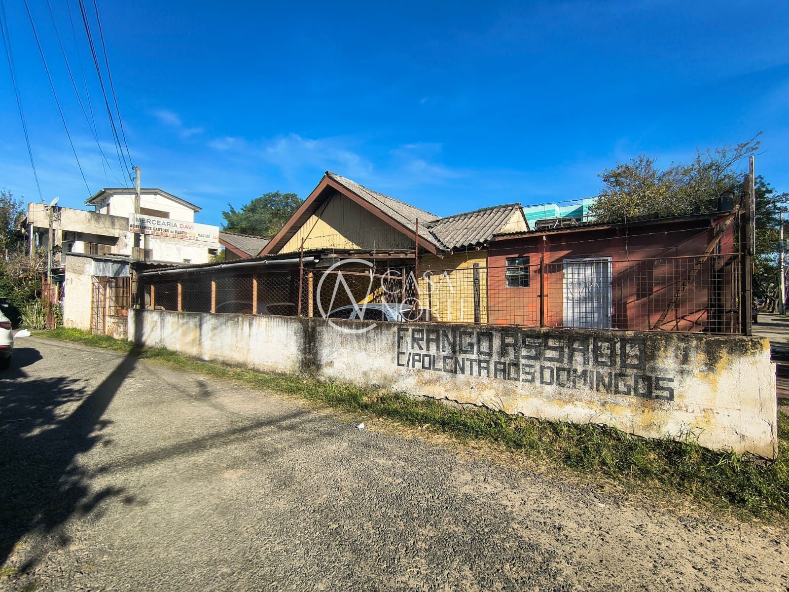 Casa à venda com 2 quartos, 90m², 3 vagas, Rua Coronel Timóteo no bairro Camaquã em Porto Alegre