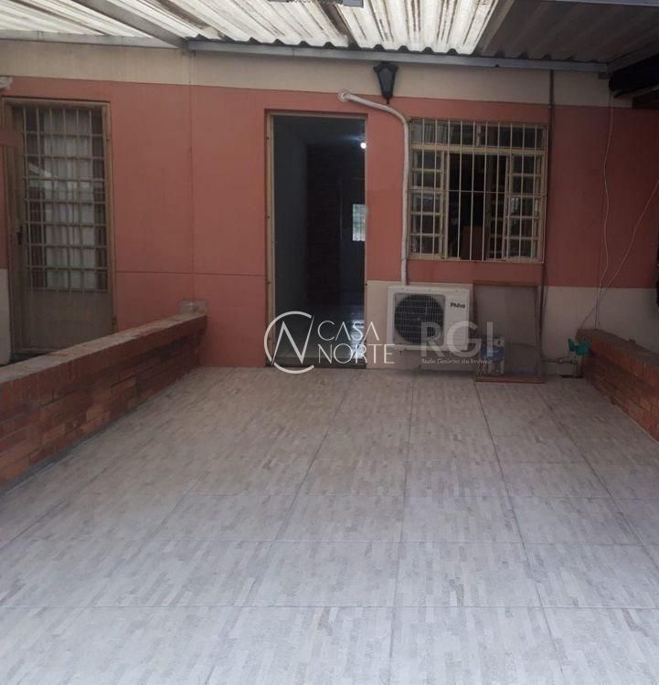 Sobrado à venda com 2 quartos, 47m², 1 vaga, Avenida João Antônio Silveira no bairro Restinga em Porto Alegre