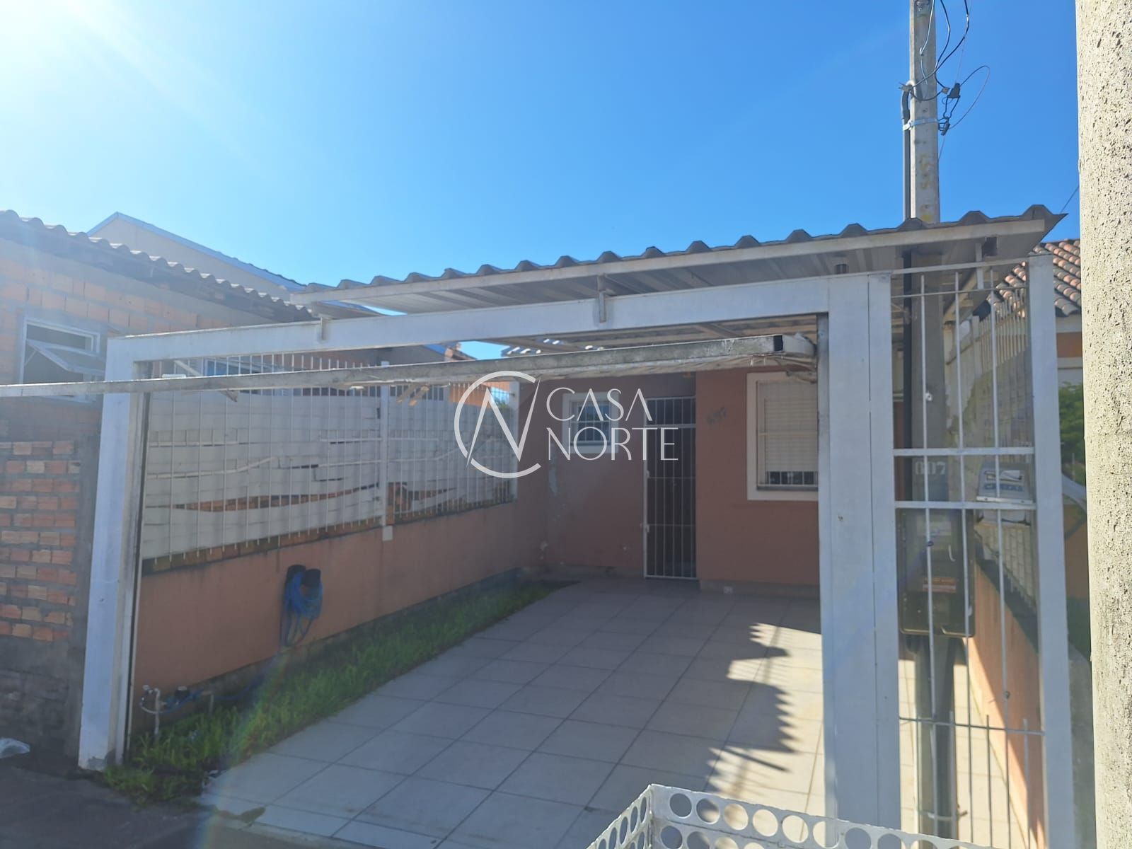 Casa à venda com 2 quartos, 40m², 1 vaga, Rua Solon Vieira Marques no bairro Restinga em Porto Alegre