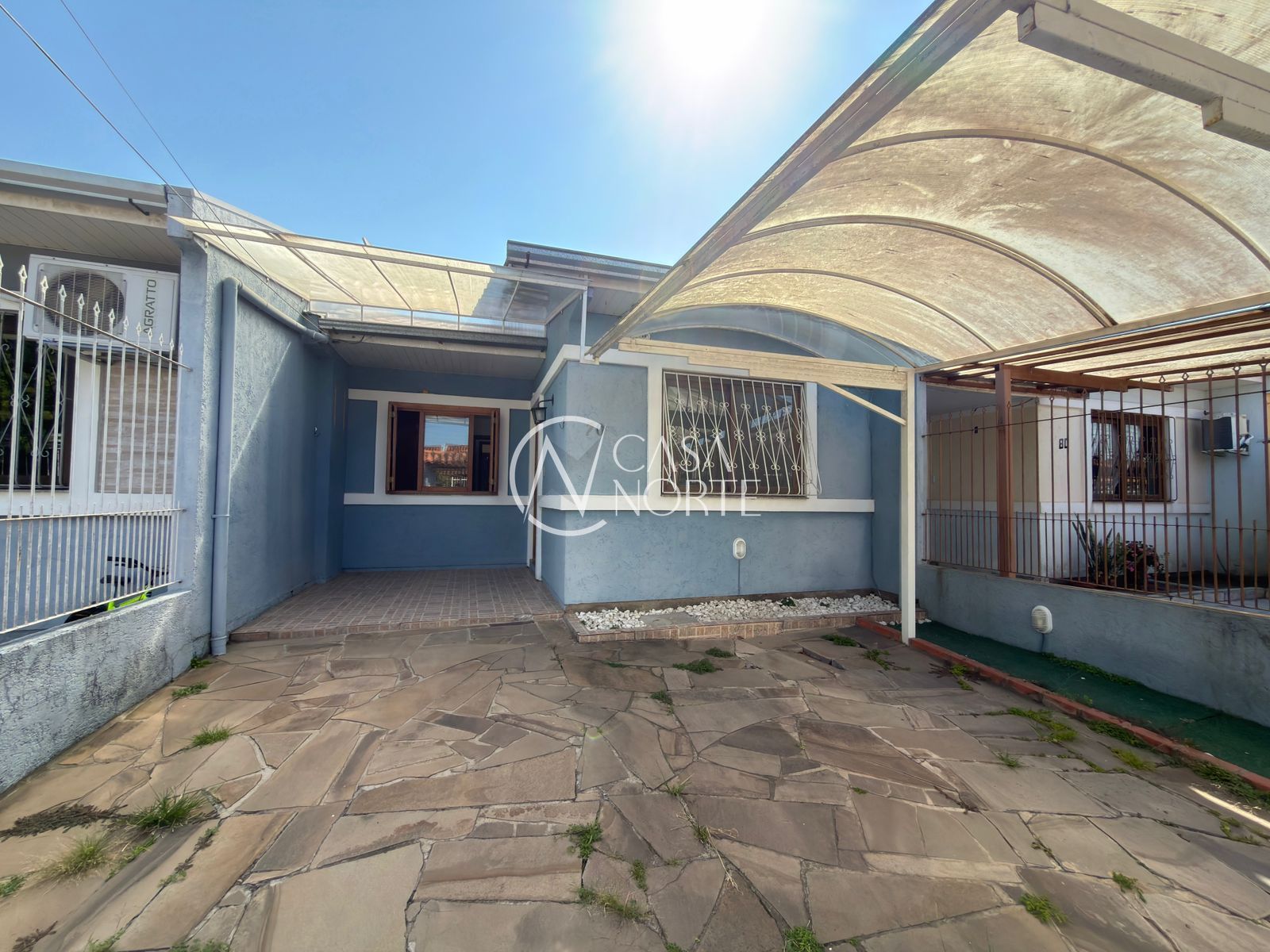 Casa à venda com 3 quartos, 75m², 2 vagas, Rua Darcy de Bastos Germann no bairro Hípica em Porto Alegre