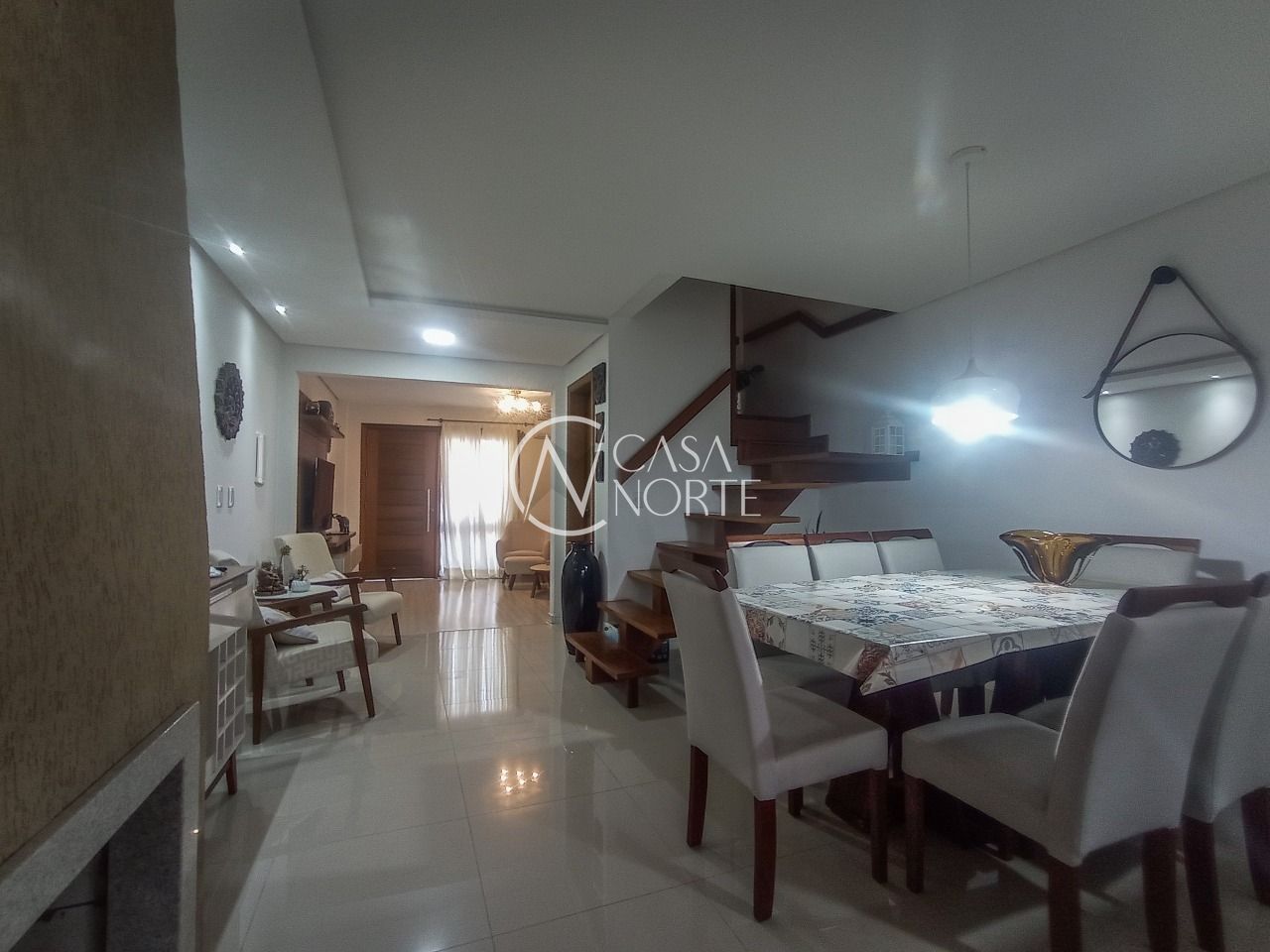 Casa à venda com 3 quartos, 115m², 1 suíte, 2 vagas, Rua Pau-Brasil no bairro Hípica em Porto Alegre