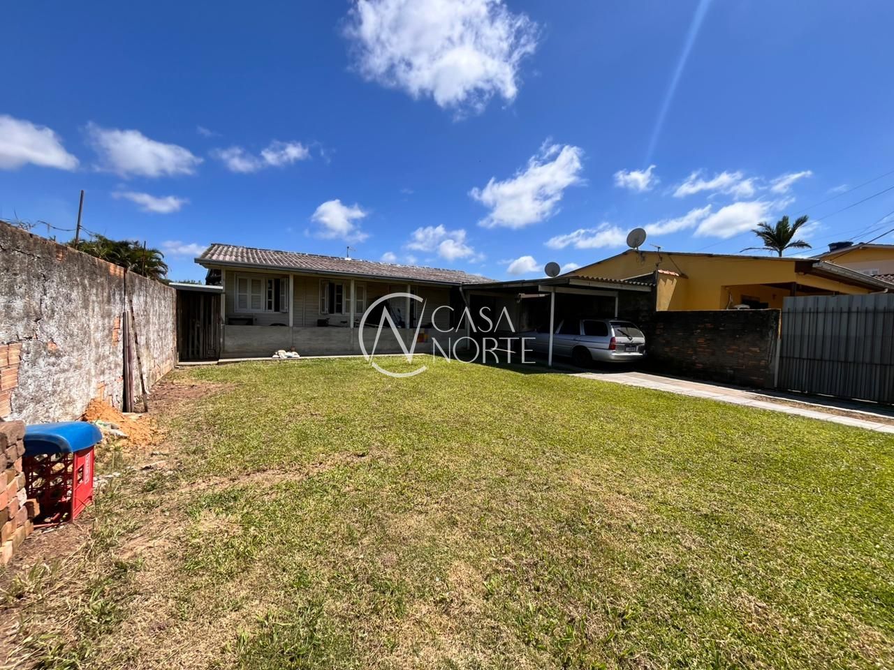 Casa à venda com 3 quartos, 11m², 2 vagas, Rua Irmão Nicolás Rubio no bairro Ponta Grossa em Porto Alegre