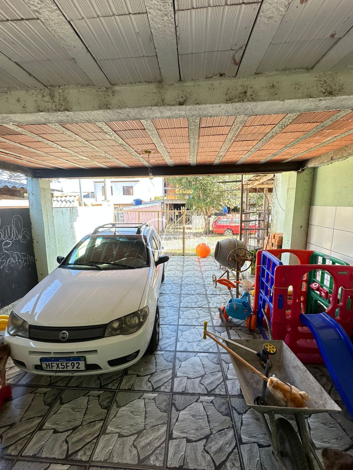 Casa à venda com 5 quartos, 160m², 1 suíte, 2 vagas, Acesso C no bairro Restinga em Porto Alegre