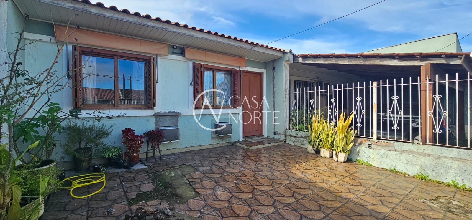 Casa à venda com 3 quartos, 53m², 2 vagas, Rua Doutor Raphael Loro no bairro Hípica em Porto Alegre