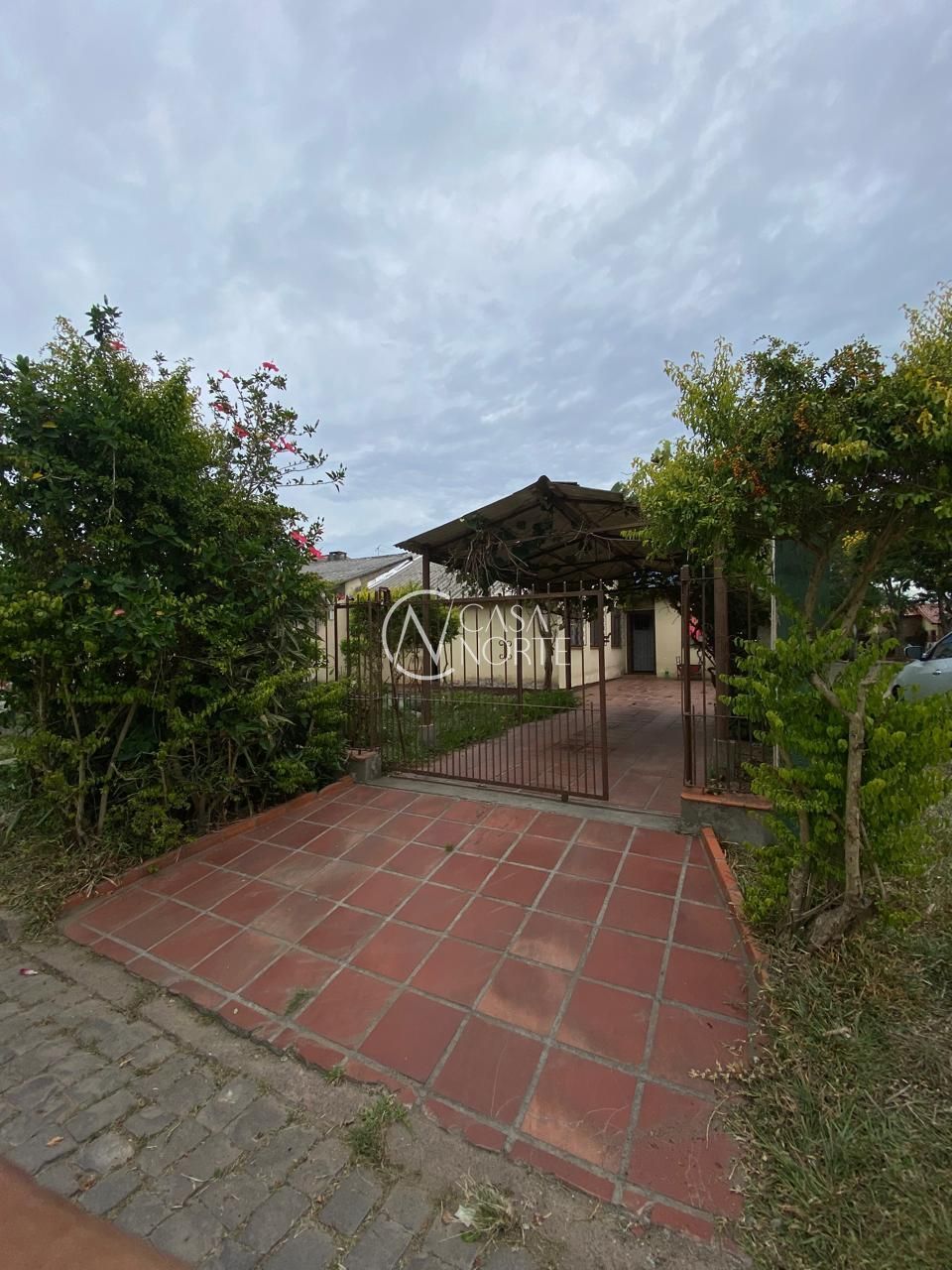 Casa à venda com 4 quartos, 70m², 1 suíte, 2 vagas, Acesso J no bairro Restinga em Porto Alegre