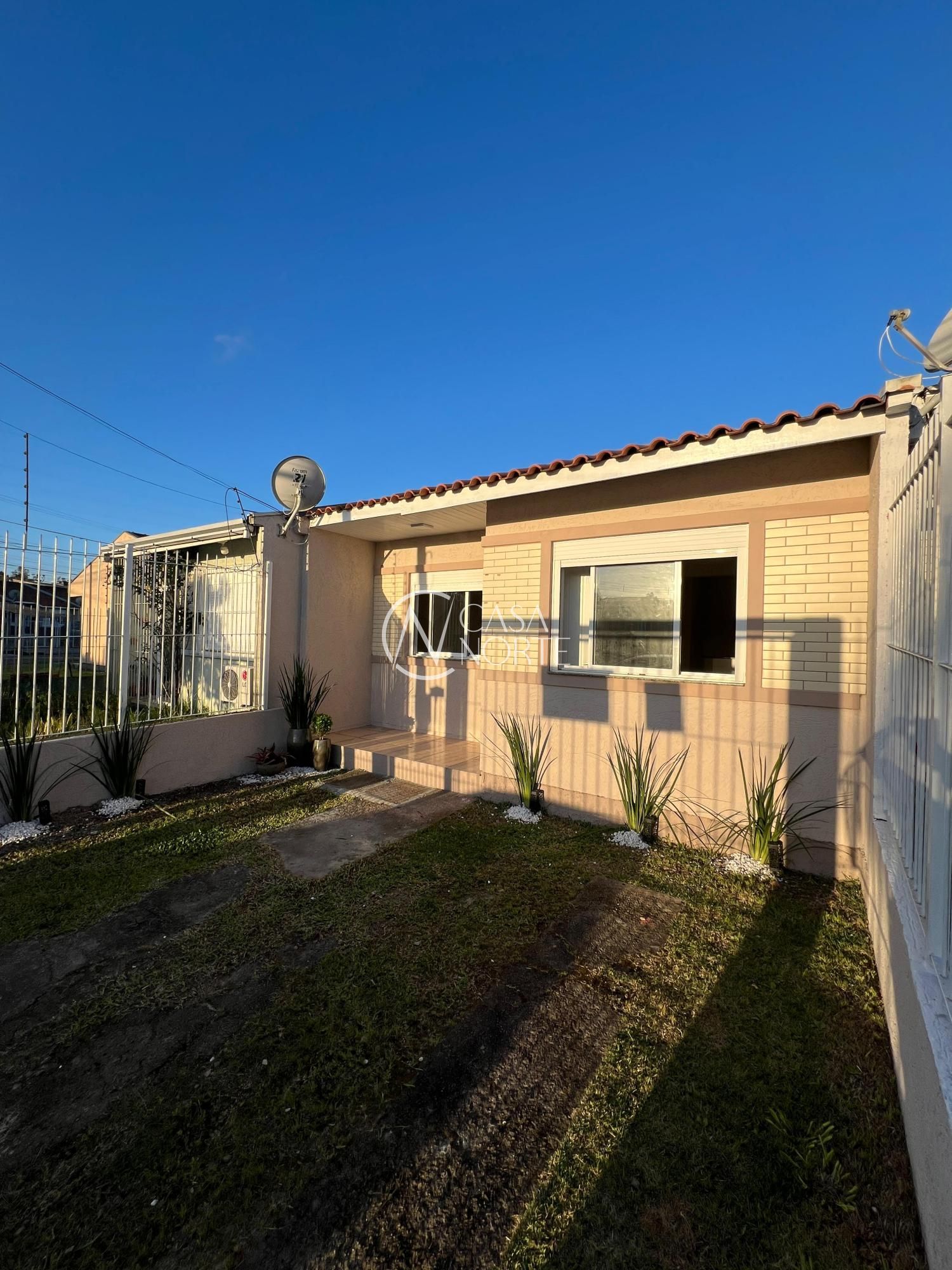 Casa à venda com 2 quartos, 51m², 2 vagas, Rua Doutor Raphael Loro no bairro Hípica em Porto Alegre