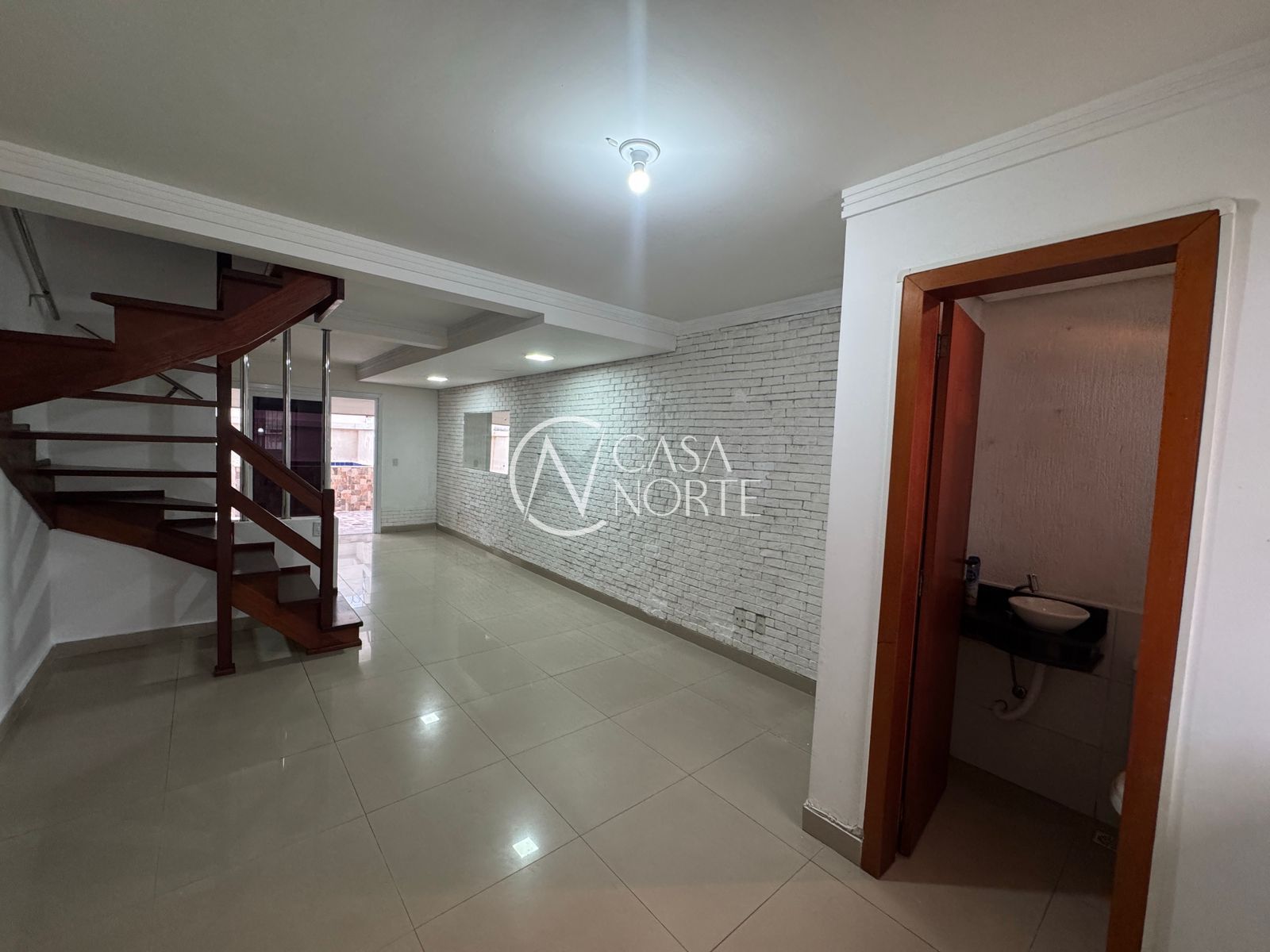 Casa à venda com 3 quartos, 119m², 3 suítes, 2 vagas, Rua Ilari Arlindo Basei no bairro Guarujá em Porto Alegre