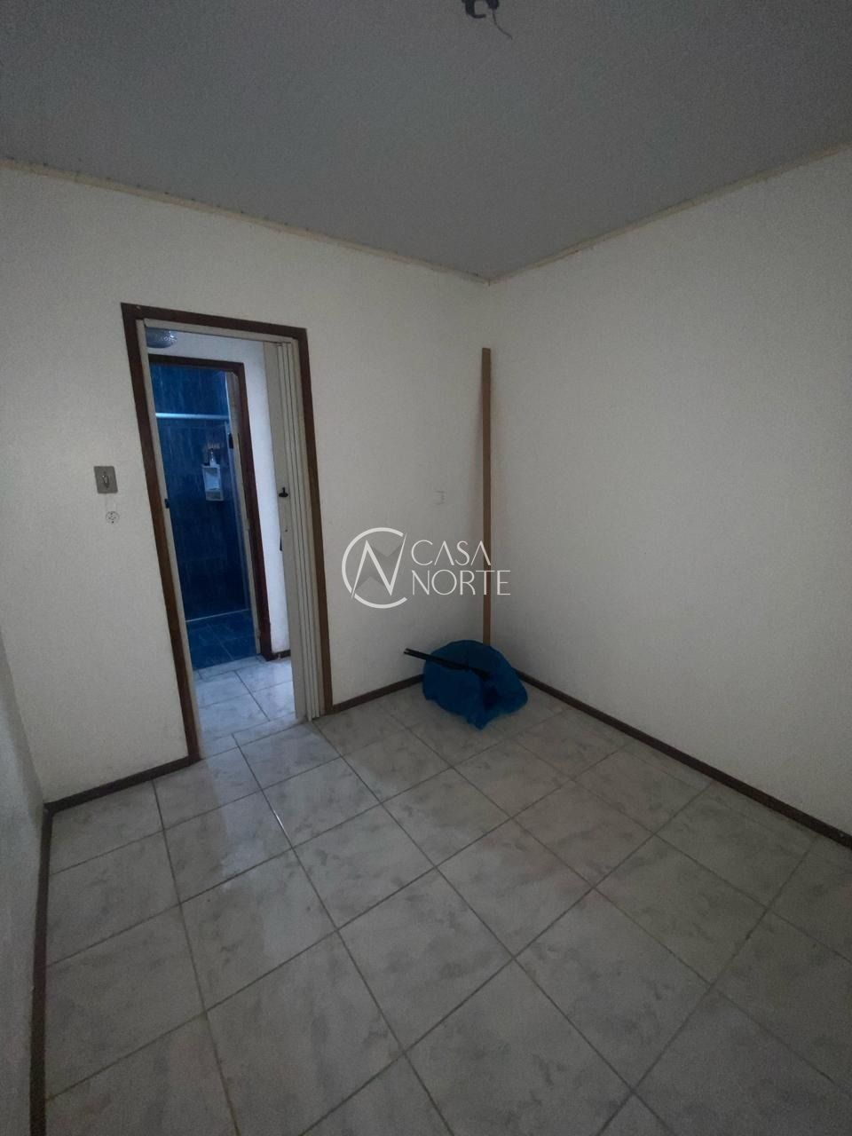 Casa à venda com 3 quartos, 100m², 1 vaga, Rua Eugênio Rodrigues no bairro Restinga em Porto Alegre