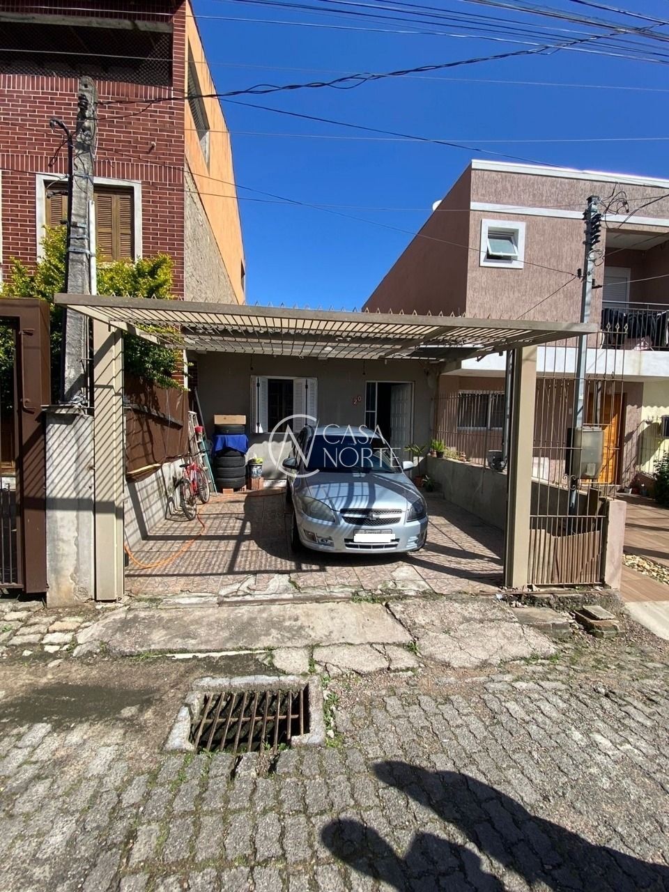 Casa à venda com 2 quartos, 55m², 1 vaga, Avenida da Serraria no bairro Espírito Santo em Porto Alegre