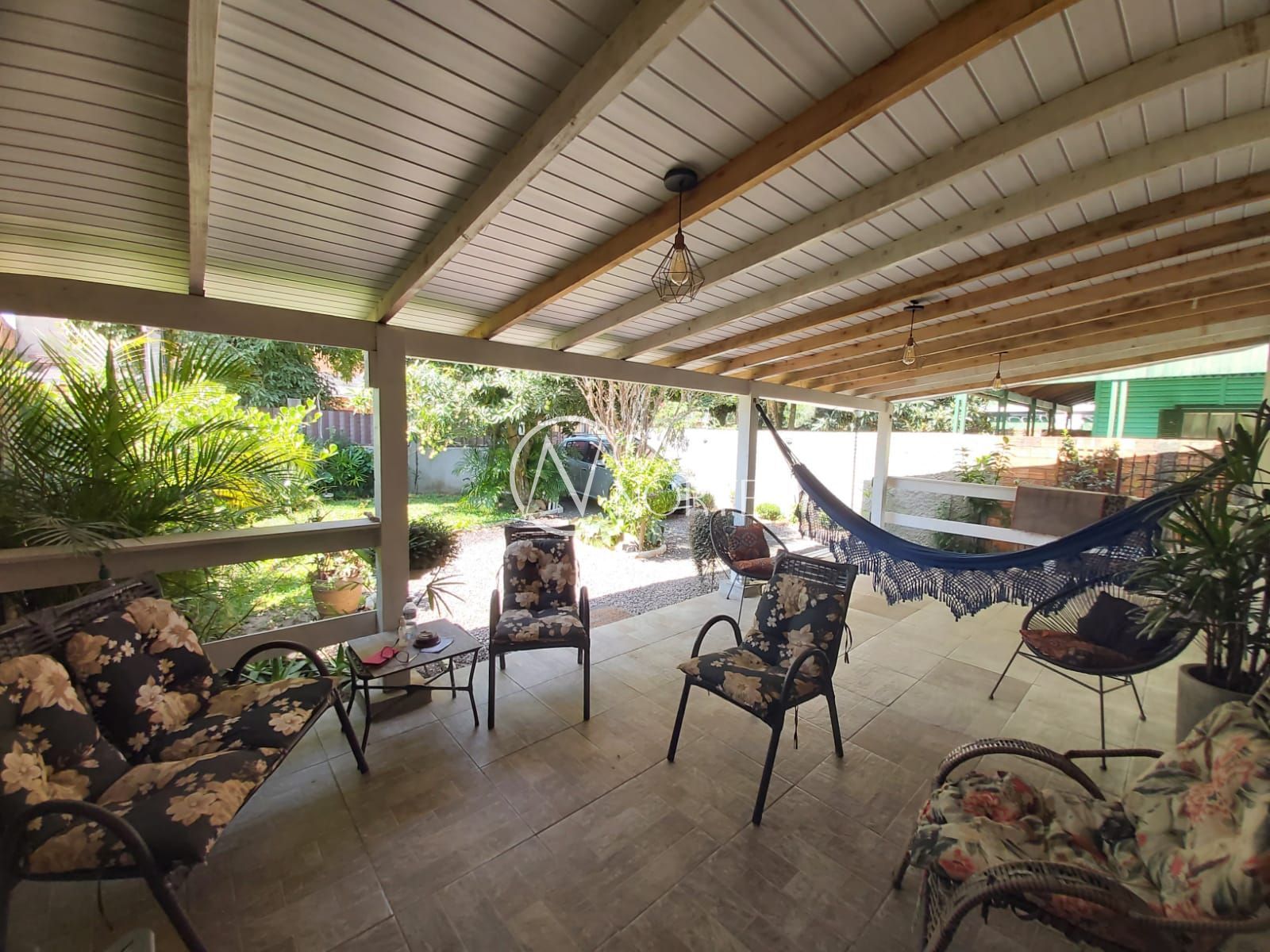 Casa à venda com 2 quartos, 110m², 2 vagas, Rua Brinco-De-Princesa no bairro Restinga em Porto Alegre