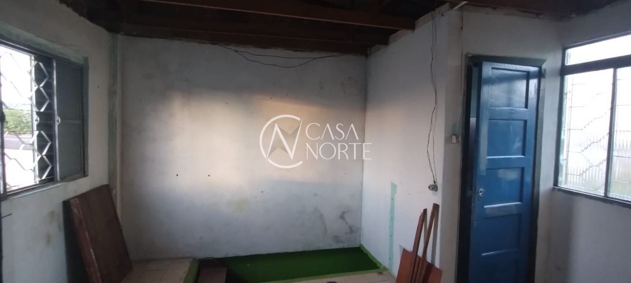 Casa à venda com 4 quartos, 190m², 1 vaga, Rua Álvaro Difini no bairro Restinga em Porto Alegre