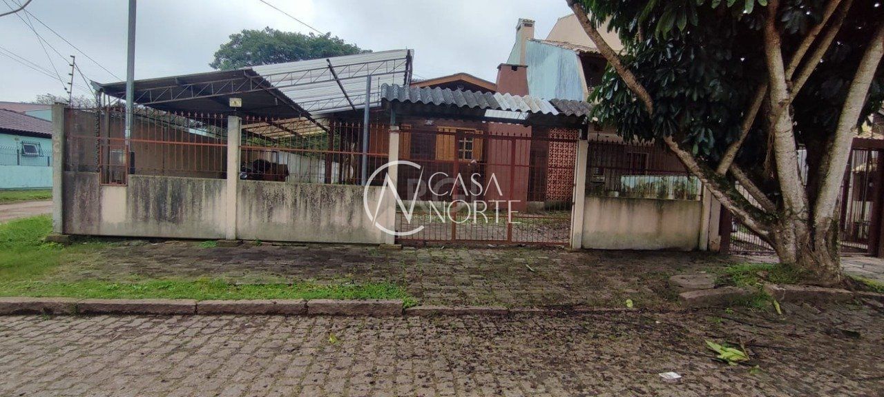 Casa à venda com 2 quartos, 120m², 2 vagas, Rua Ponciano Pacheco da Silveira no bairro Guarujá em Porto Alegre