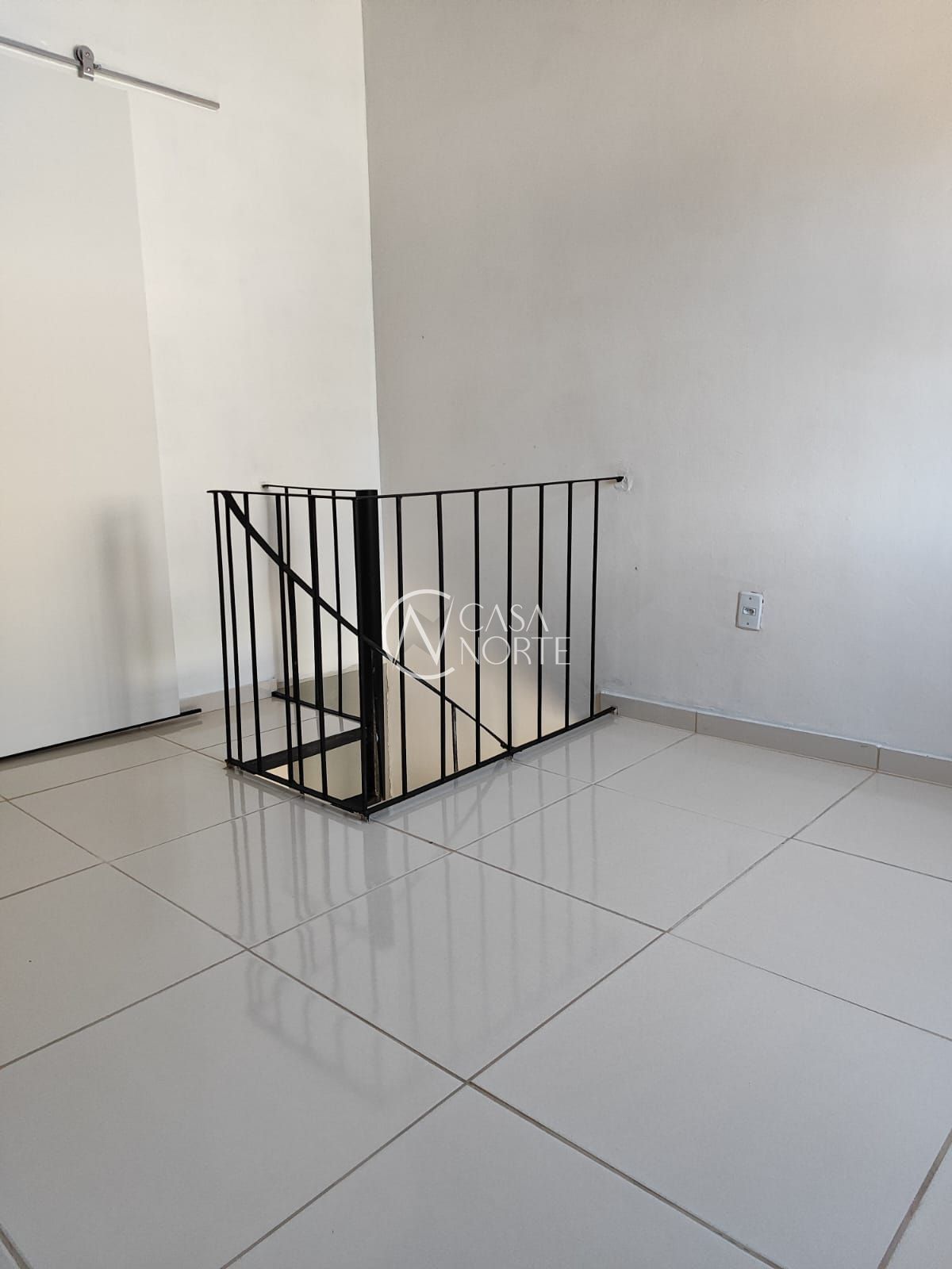 Sobrado à venda com 2 quartos, 45m², 1 vaga, Rua São Miguel no bairro Coronel Aparício Borges em Porto Alegre