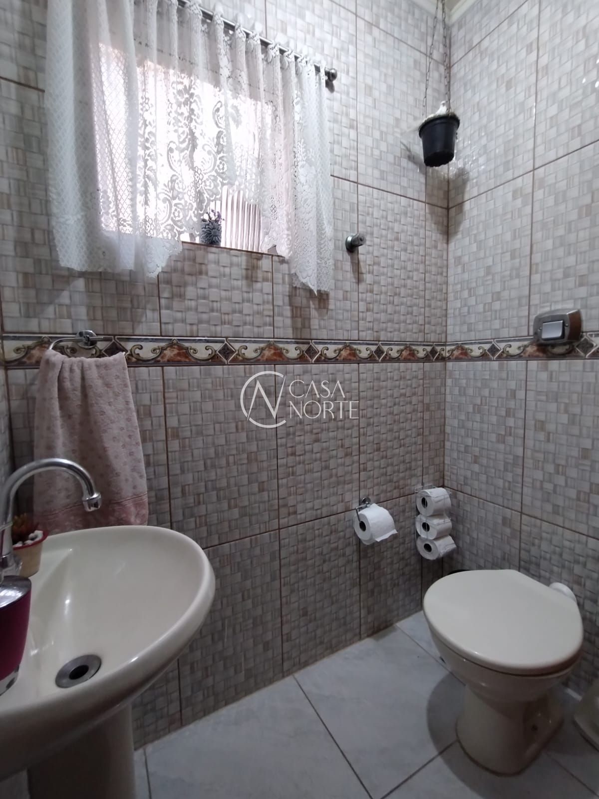 Casa à venda com 5 quartos, 250m², 1 suíte, 3 vagas, Rua Álvaro Pedro da Rosa no bairro Aberta dos Morros em Porto Alegre