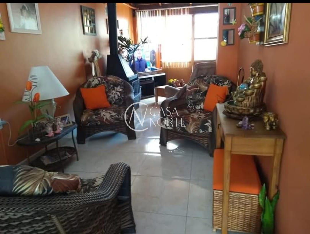 Sobrado à venda com 3 quartos, 91m², 1 suíte, 2 vagas, Rua Baldoino Bottini no bairro Hípica em Porto Alegre