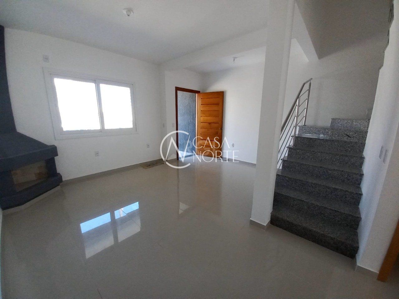 Sobrado à venda com 3 quartos, 102m², 1 suíte, 2 vagas, Rua Marco Túlio Kalil Ferreyro no bairro Aberta dos Morros em Porto Alegre