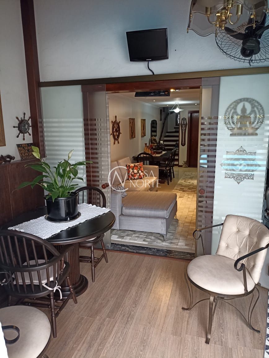 Casa à venda com 4 quartos, 144m², 2 suítes, 1 vaga, Rua Eliza Tevah no bairro Hípica em Porto Alegre