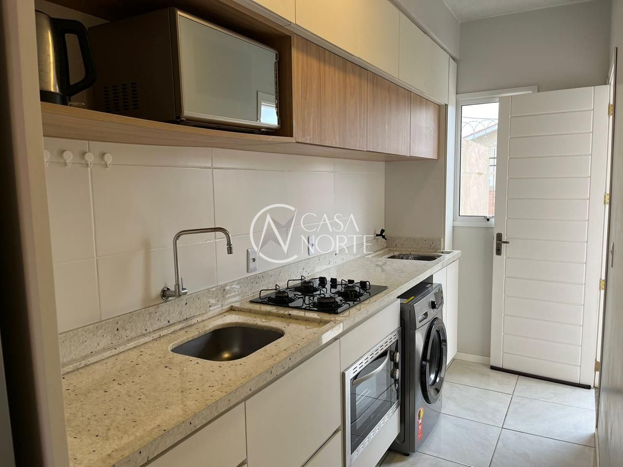 Casa à venda com 2 quartos, 49m², 1 vaga, Rua Nair Garcia Martins no bairro Restinga em Porto Alegre