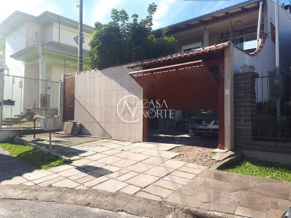 Casa à venda com 3 quartos, 192m², 1 suíte, 2 vagas, Rua José Pereira da Cunha no bairro Vila Nova em Porto Alegre