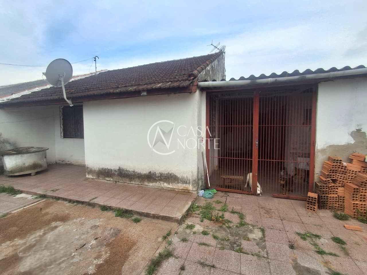 Casa à venda com 2 quartos, 58m², 2 vagas, Acesso C no bairro Restinga em Porto Alegre