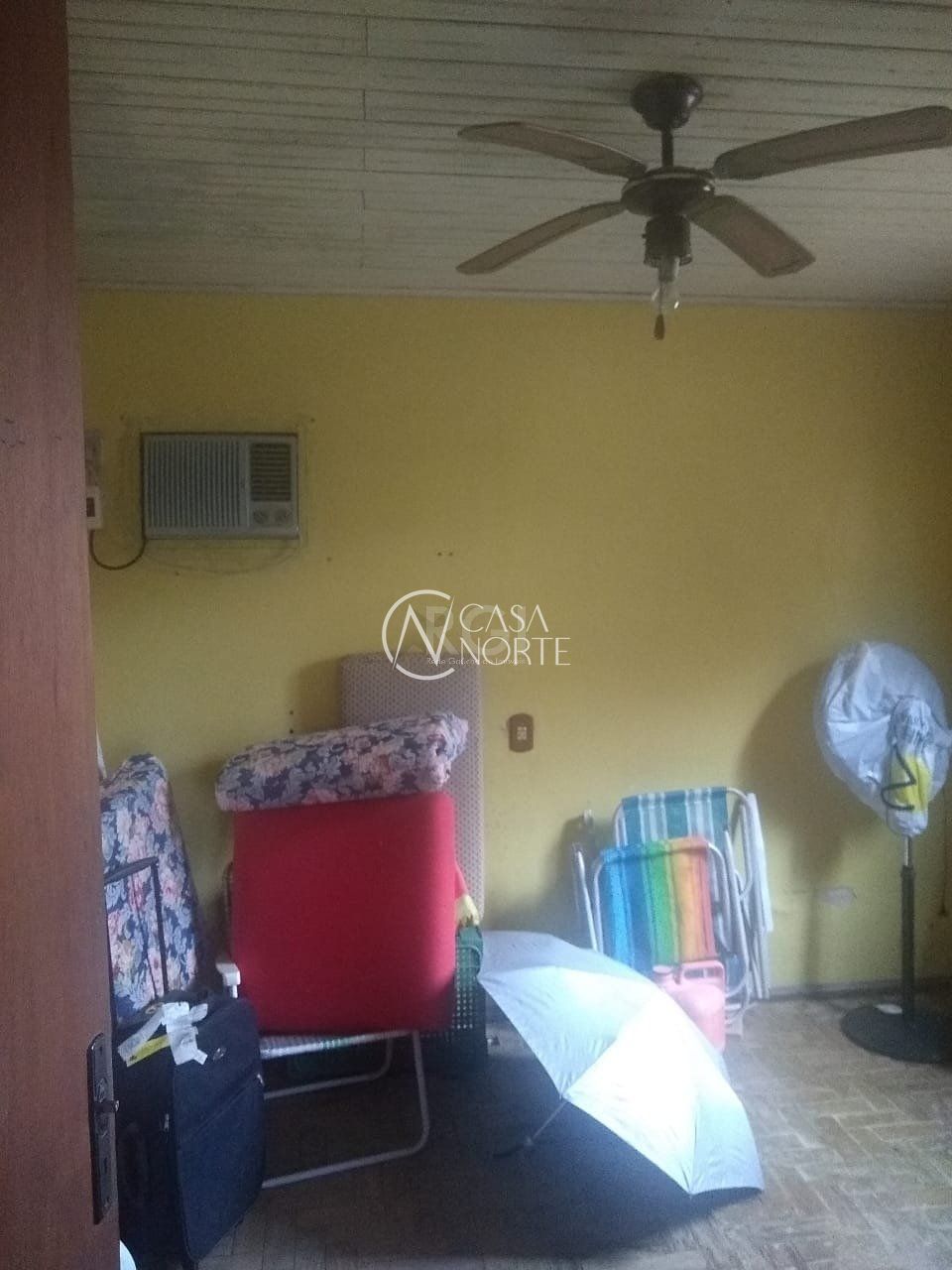 Casa à venda com 2 quartos, 75m², 4 vagas, Avenida Edgar Pires de Castro no bairro Hípica em Porto Alegre