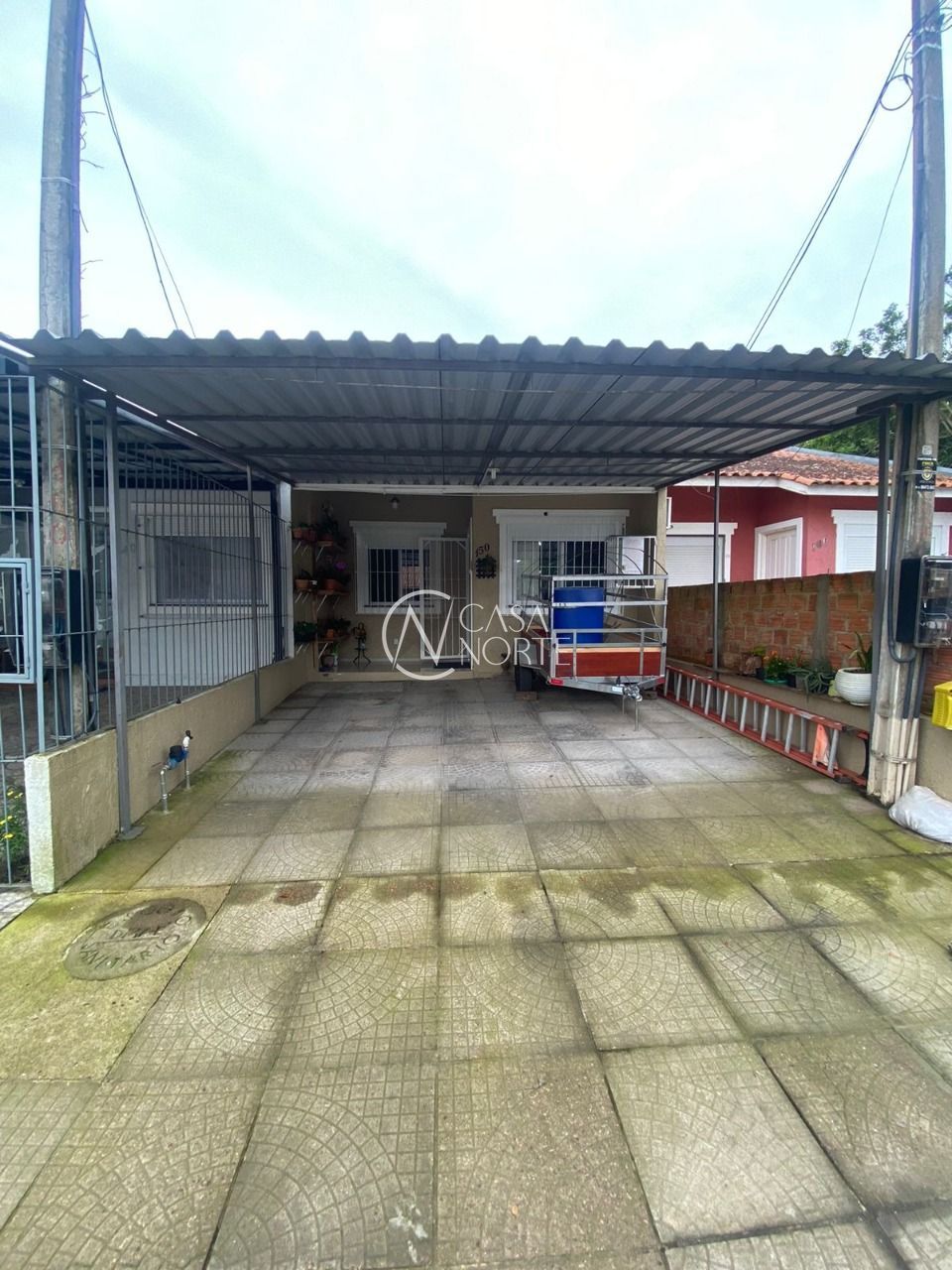 Casa à venda com 2 quartos, 60m², 2 vagas, Rua Padre Henrique Pauquet no bairro Hípica em Porto Alegre