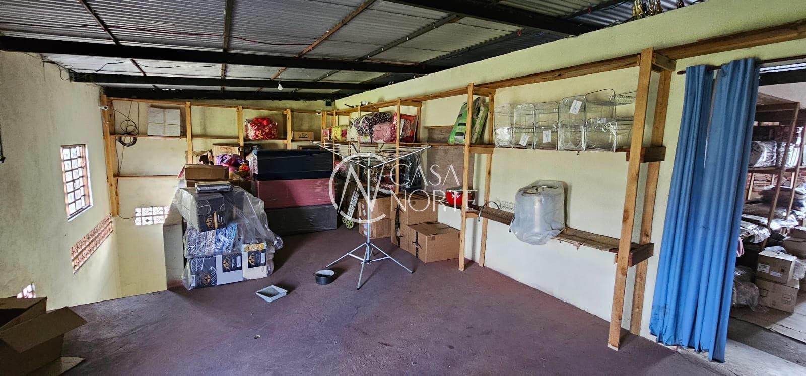 Casa Comercial à venda com 3 quartos, 200m², 2 vagas, Acesso A no bairro Restinga em Porto Alegre