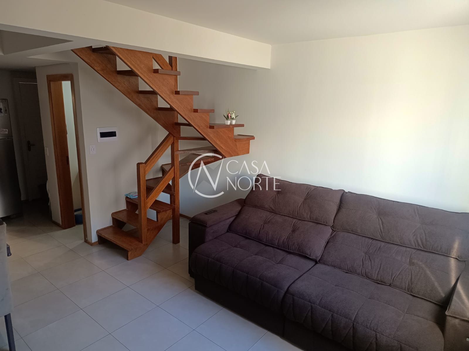 Casa à venda com 2 quartos, 55m², 1 vaga, Rua das Espatódeas no bairro Ponta Grossa em Porto Alegre