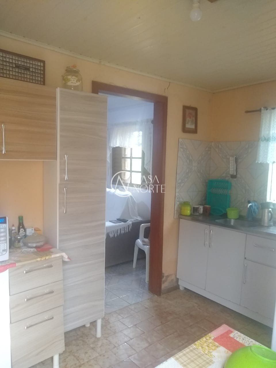 Casa à venda com 2 quartos, 75m², 4 vagas, Avenida Edgar Pires de Castro no bairro Hípica em Porto Alegre