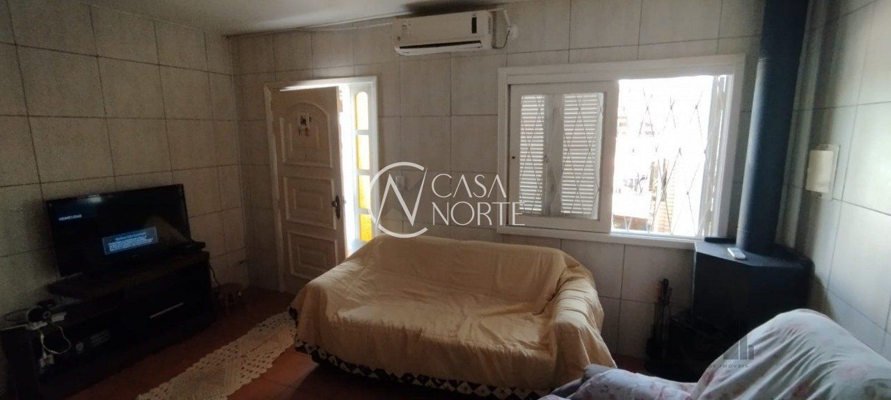 Casa à venda com 3 quartos, 125m², 1 vaga, Rua Dorival Leivas no bairro Hípica em Porto Alegre