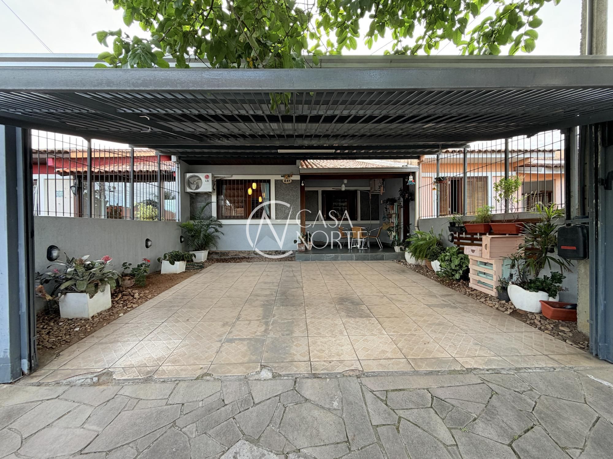Casa à venda com 3 quartos, 55m², 1 vaga, Rua Elaine Juchem Selistre no bairro Hípica em Porto Alegre
