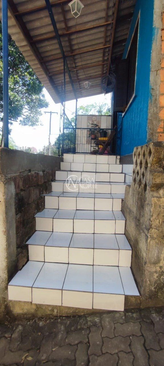 Casa à venda com 3 quartos, 110m², 4 vagas, Rua Alberto Moraes no bairro Belém Novo em Porto Alegre