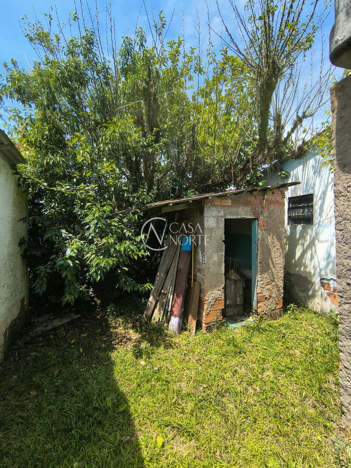 Terreno à venda  com 1500m², Rua Santa Mônica no bairro Ponta Grossa em Porto Alegre