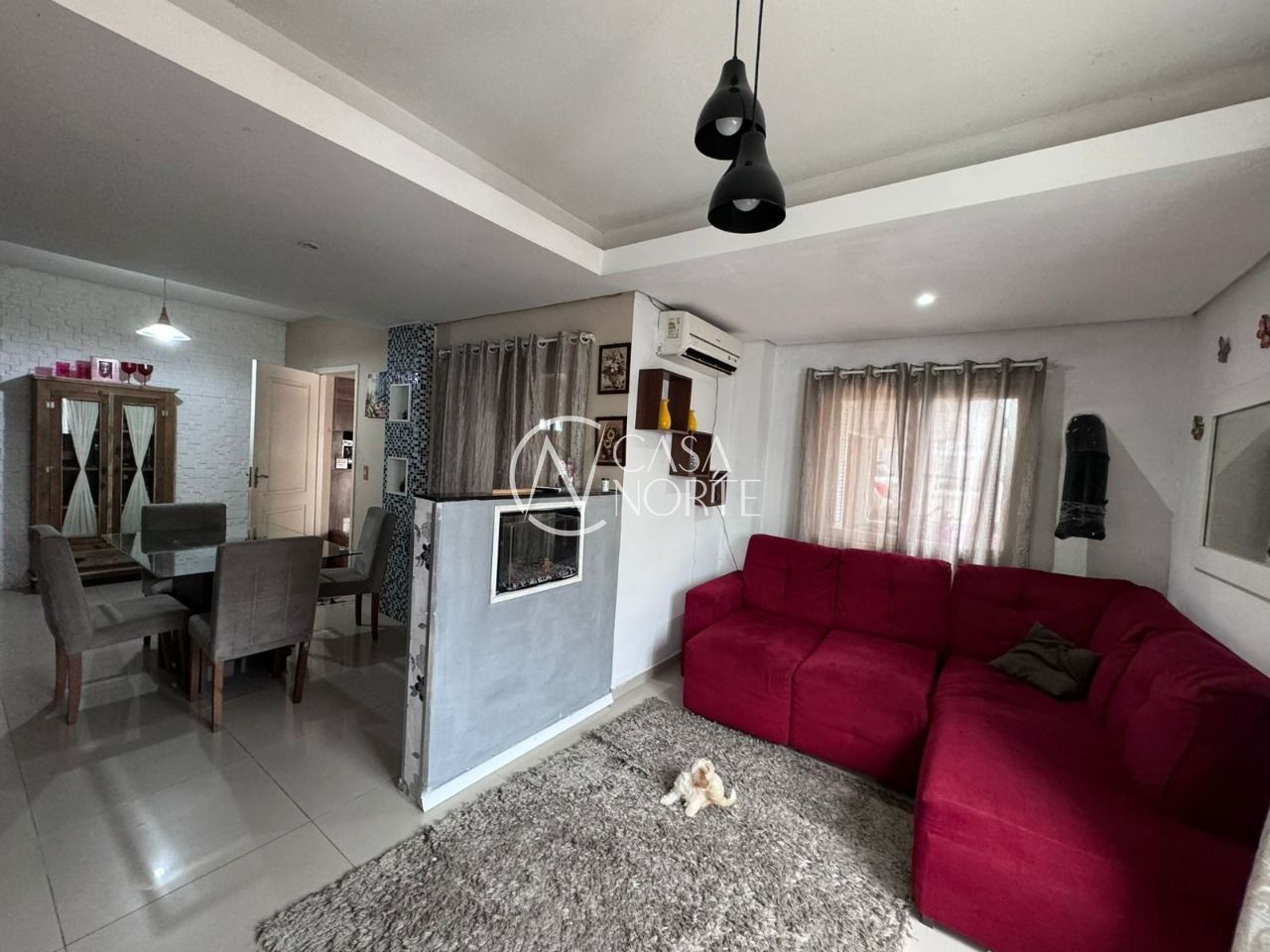 Casa à venda com 4 quartos, 170m², 1 suíte, 2 vagas, Rua Conrado Alvares no bairro Hípica em Porto Alegre