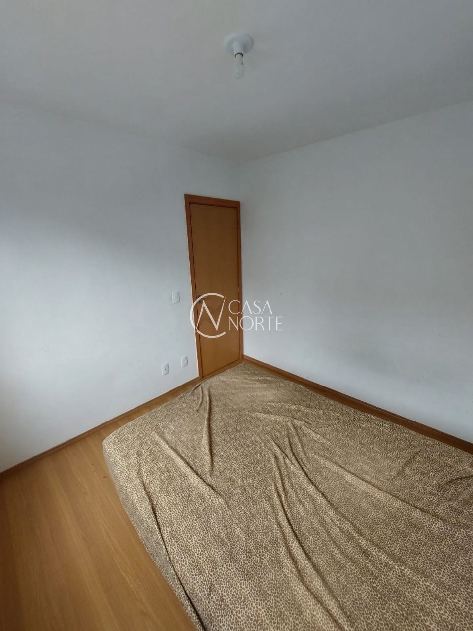 Apartamento à venda com 2 quartos, 46m², 1 vaga, Rua Sete Mil e Oito no bairro Restinga em Porto Alegre