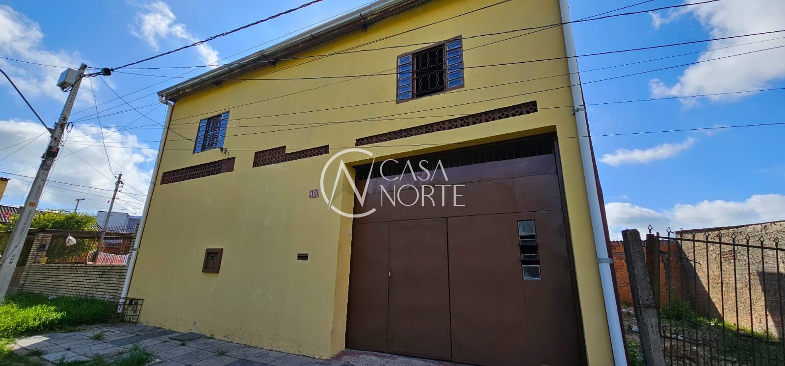 Casa Comercial à venda com 3 quartos, 200m², 2 vagas, Acesso A no bairro Restinga em Porto Alegre