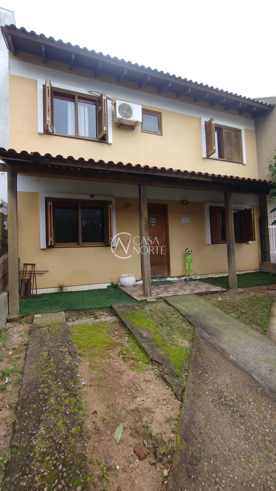 Casa à venda com 4 quartos, 100m², 1 vaga, Rua Doutor Cláudio Walter Ferreira da Silva no bairro Guarujá em Porto Alegre