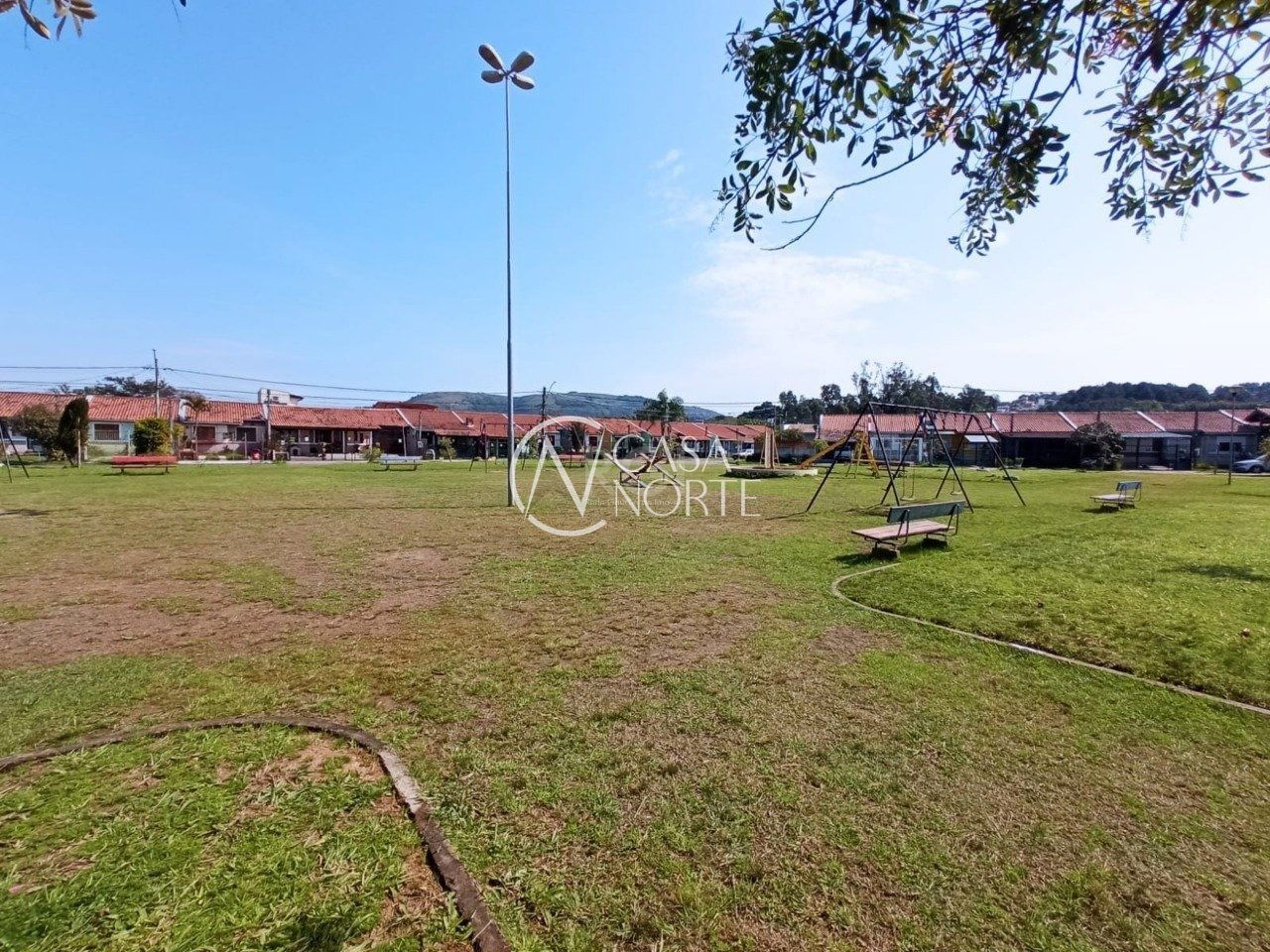 Casa à venda com 2 quartos, 55m², 1 vaga, Rua Elmo Born no bairro Hípica em Porto Alegre