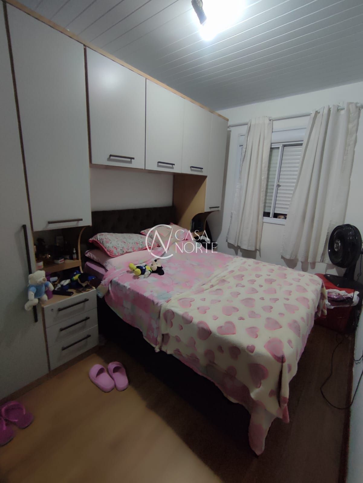 Casa à venda com 2 quartos, 42m², 2 vagas, Rua Oito Mil Oitocentos e Vinte e Oito no bairro Restinga em Porto Alegre