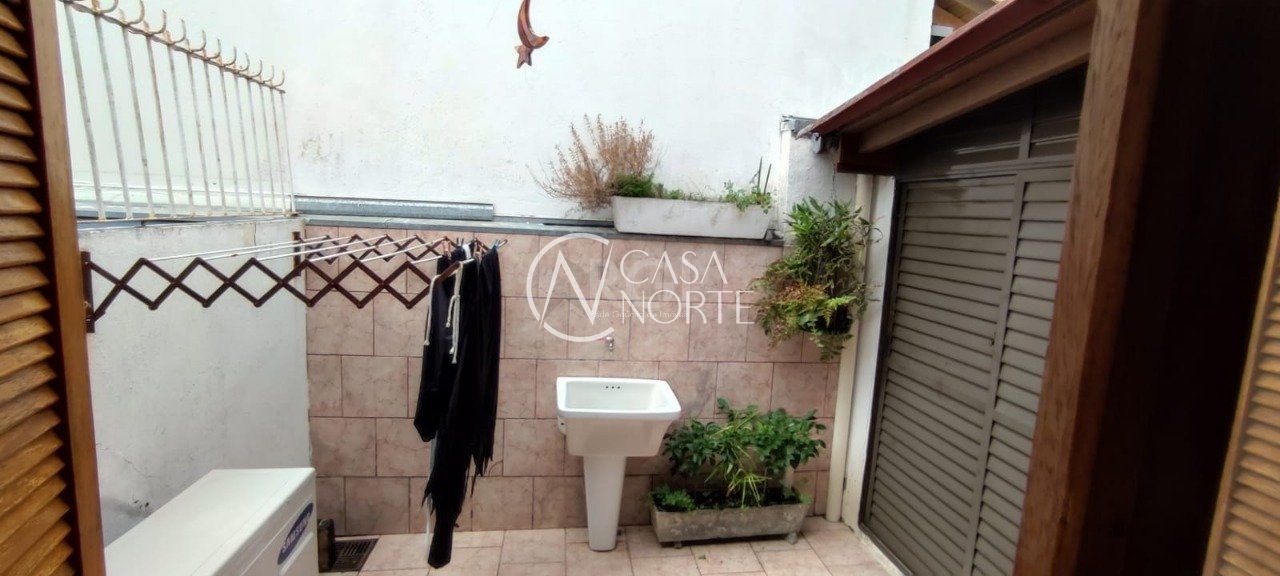 Casa à venda com 2 quartos, 138m², 2 vagas, Rua Baldoino Bottini no bairro Hípica em Porto Alegre