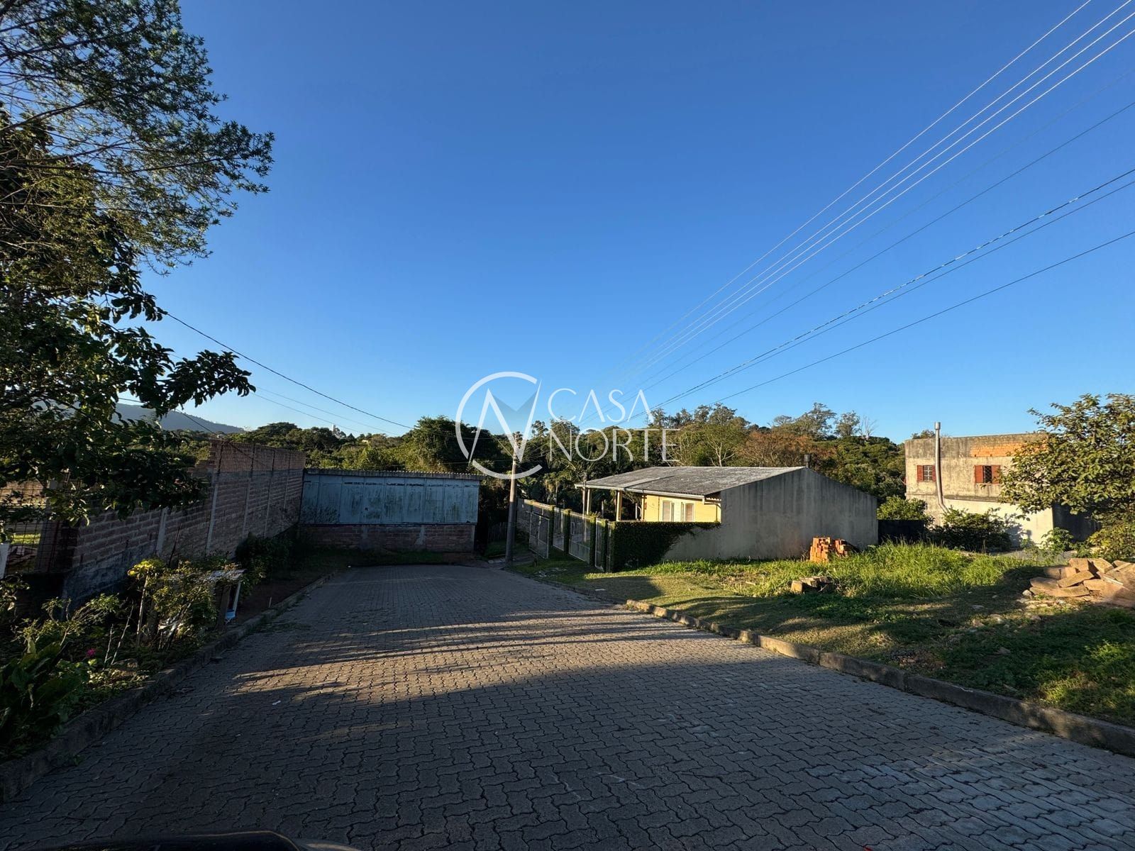 Terreno à venda  com 164m², Rua Três Mil Setecentos e Setenta e Oito no bairro Lomba do Pinheiro em Porto Alegre