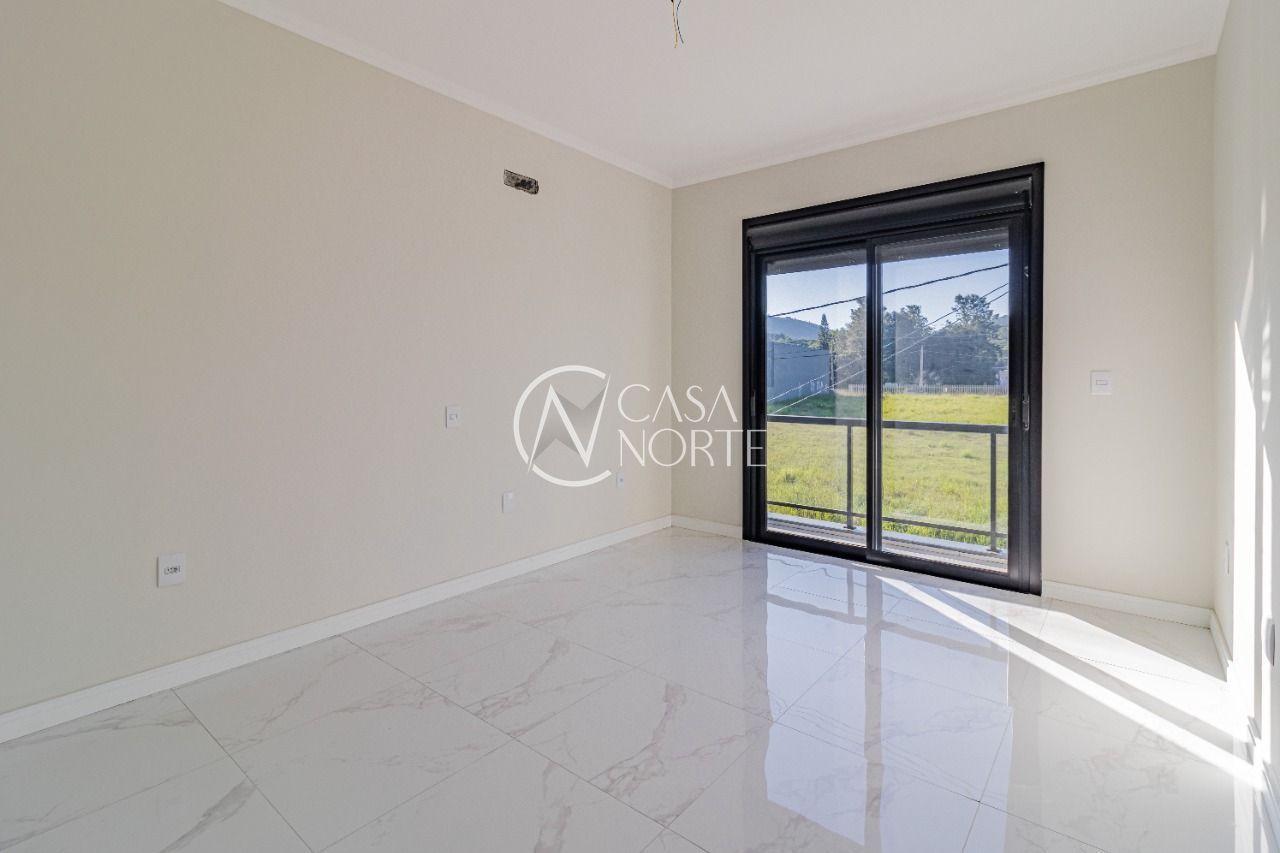 Sobrado à venda com 2 quartos, 94m², 2 suítes, 2 vagas, Rua Affonso Lunardelli no bairro Hípica em Porto Alegre