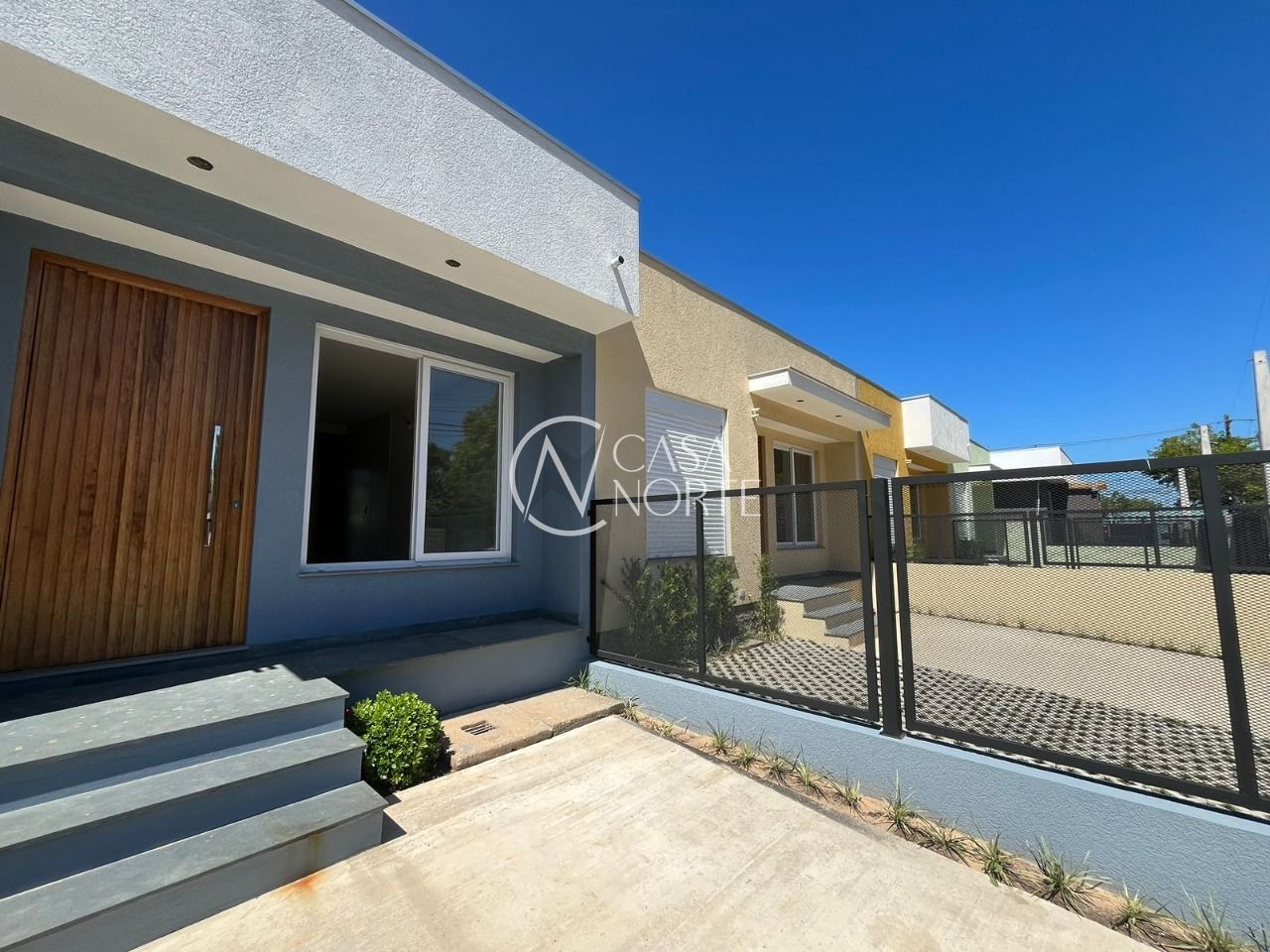 Casa à venda com 3 quartos, 69m², 1 suíte, 2 vagas, Rua Criciúma no bairro Guarujá em Porto Alegre