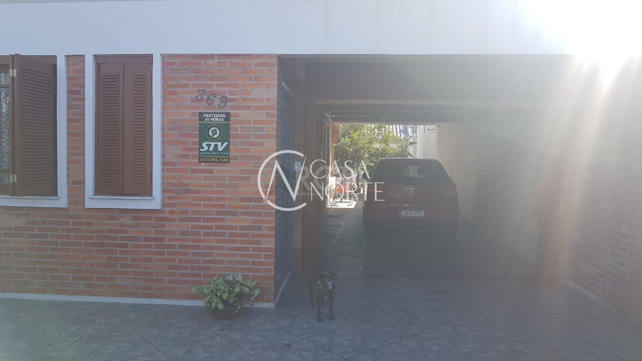 Casa à venda com 4 quartos, 205m², 1 suíte, 2 vagas, Rua Gregório da Fonseca no bairro Nonoai em Porto Alegre
