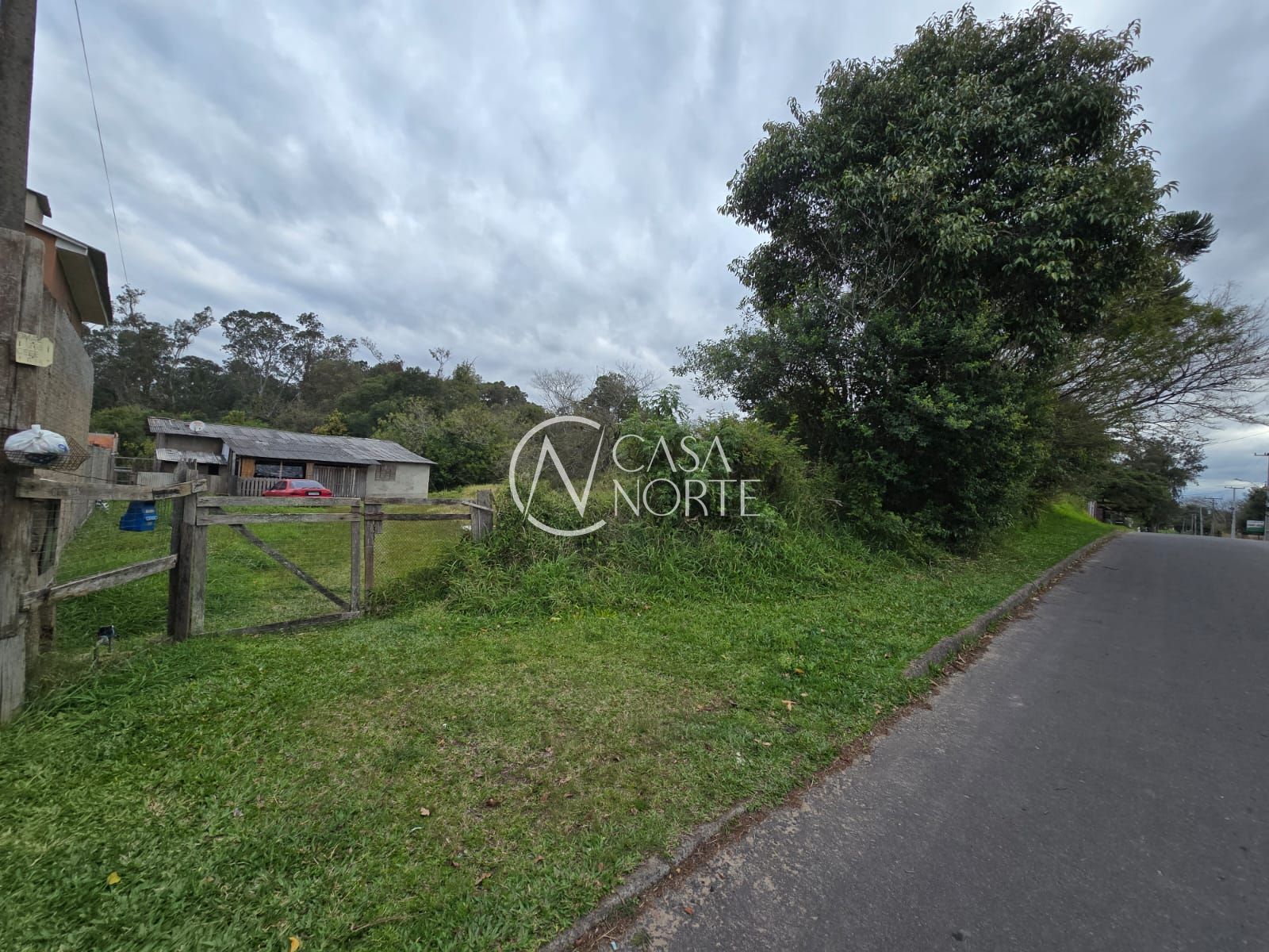 Terreno à venda  com 580m², Rua Dona Mariana no bairro Restinga em Porto Alegre