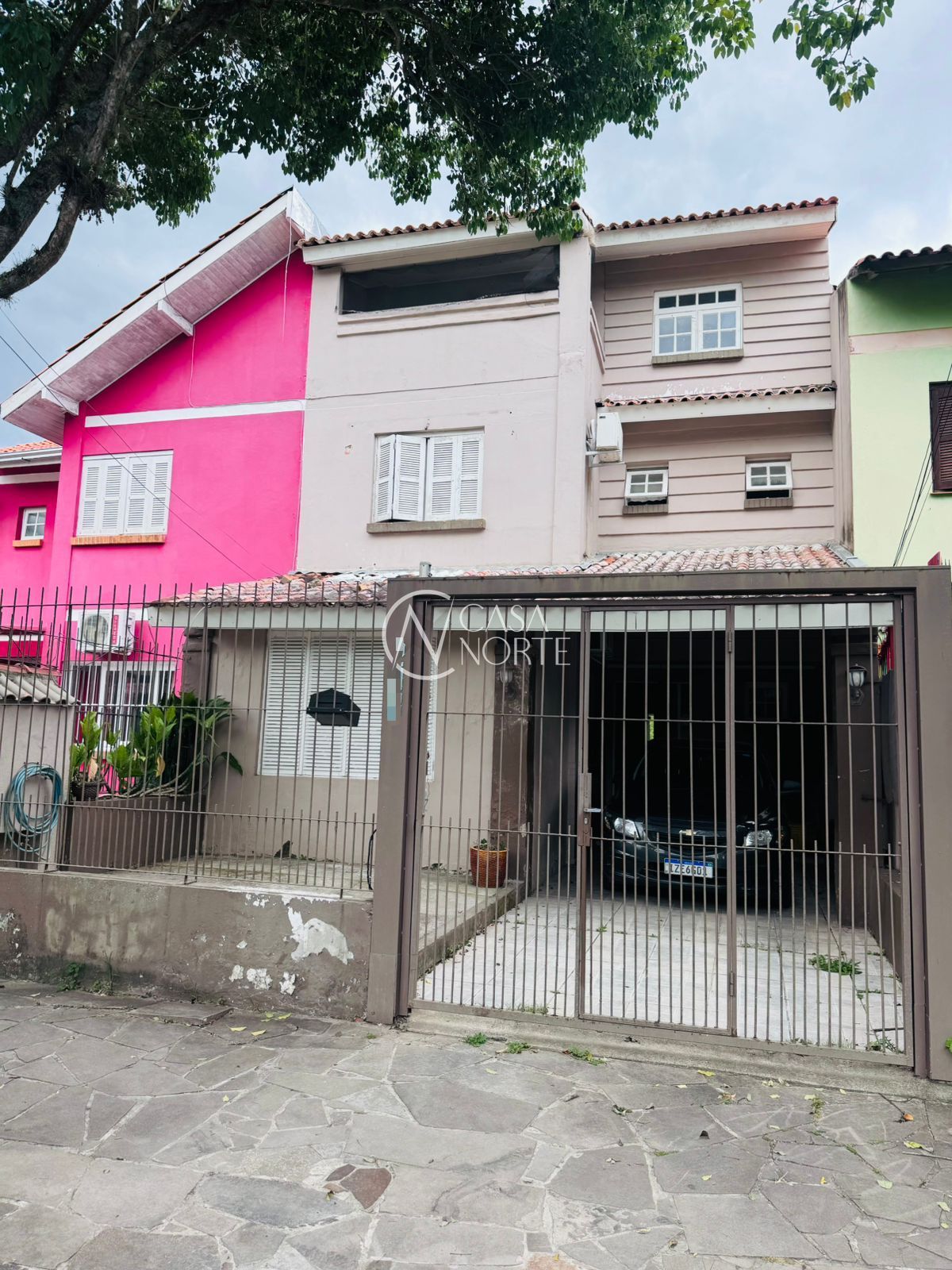 Casa à venda com 3 quartos, 180m², 1 suíte, 2 vagas, Rua Baldoino Bottini no bairro Hípica em Porto Alegre