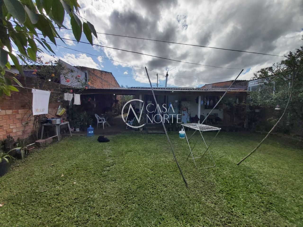 Casa à venda com 2 quartos, 96m², 1 suíte, 3 vagas, Avenida Juca Batista no bairro Belém Novo em Porto Alegre