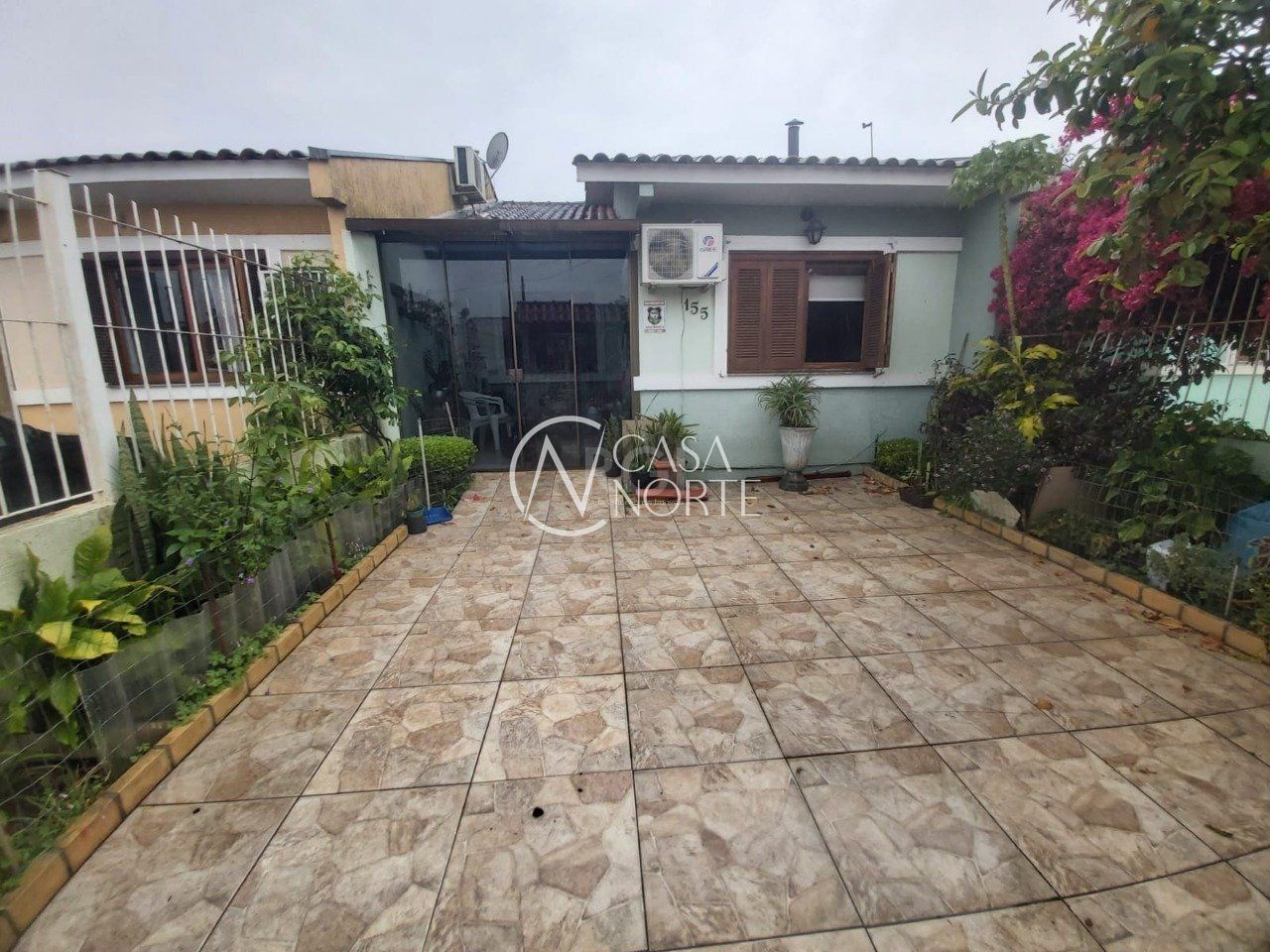 Casa à venda com 2 quartos, 58m², 2 vagas, Rua Doutor Raphael Loro no bairro Hípica em Porto Alegre