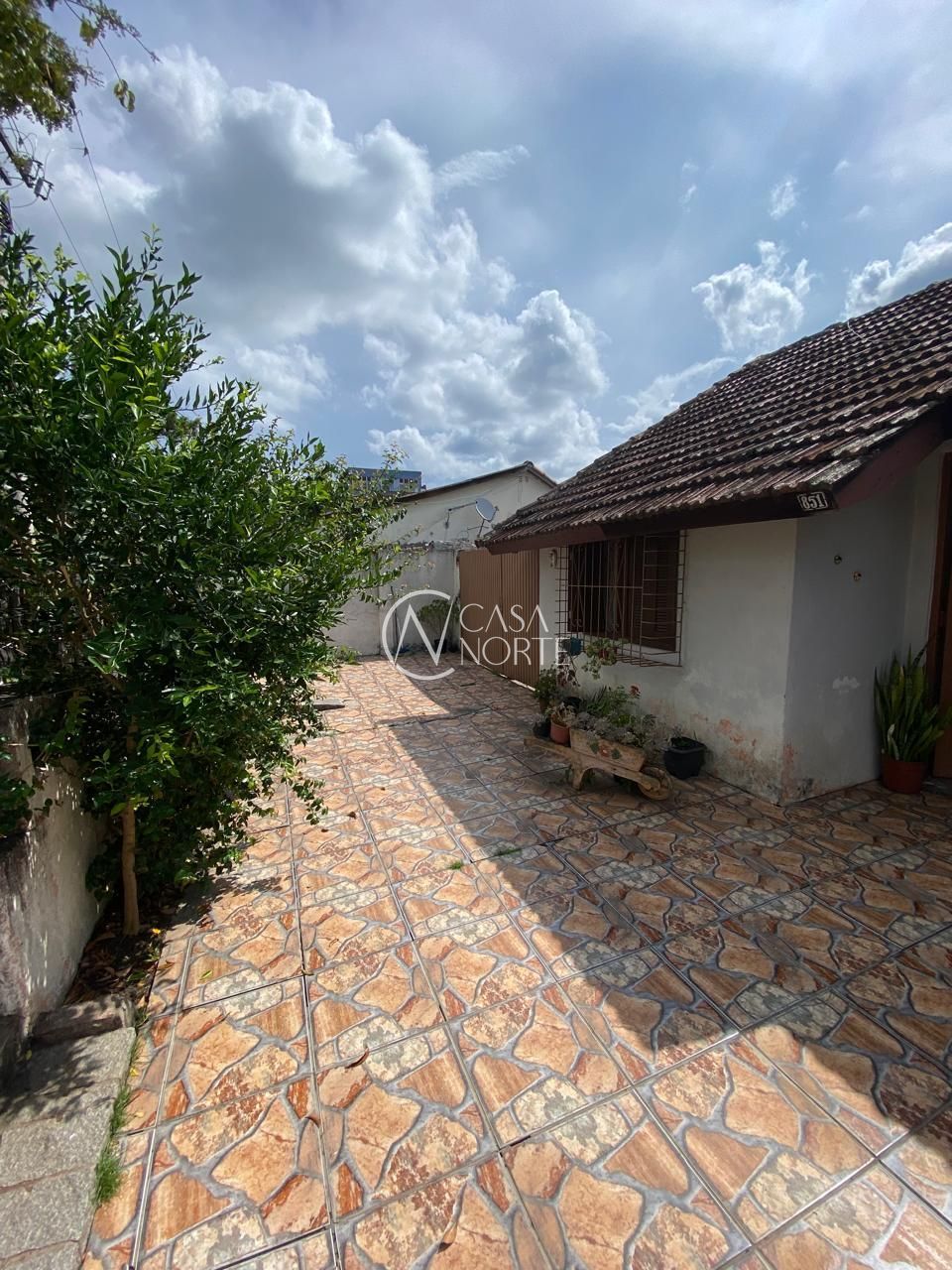 Casa à venda com 2 quartos, 60m², 2 vagas, Acesso M no bairro Restinga em Porto Alegre